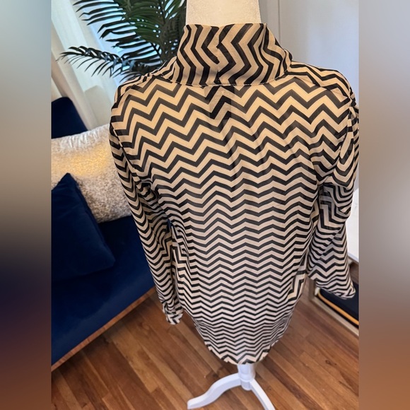 Chevron Patterned Lightweight Women's Top Camisole - Picture 13 of 15